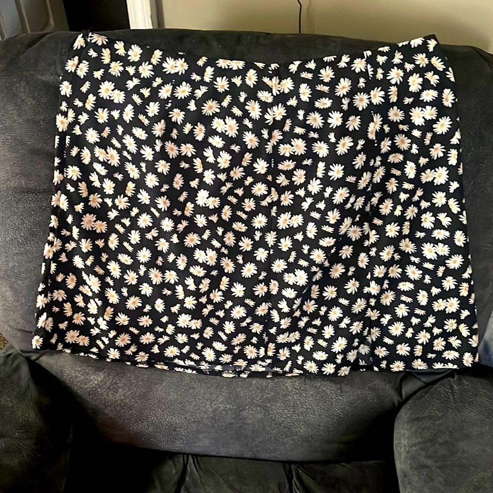 Daisy pencil skirt size 18/20